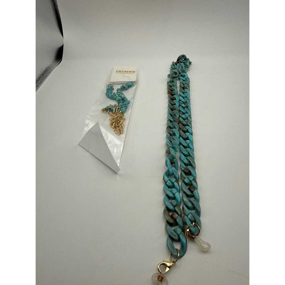 Fashion Accessory Turquoise Acrylic Curb Link Eyewear Chain & Chip Necklace Set